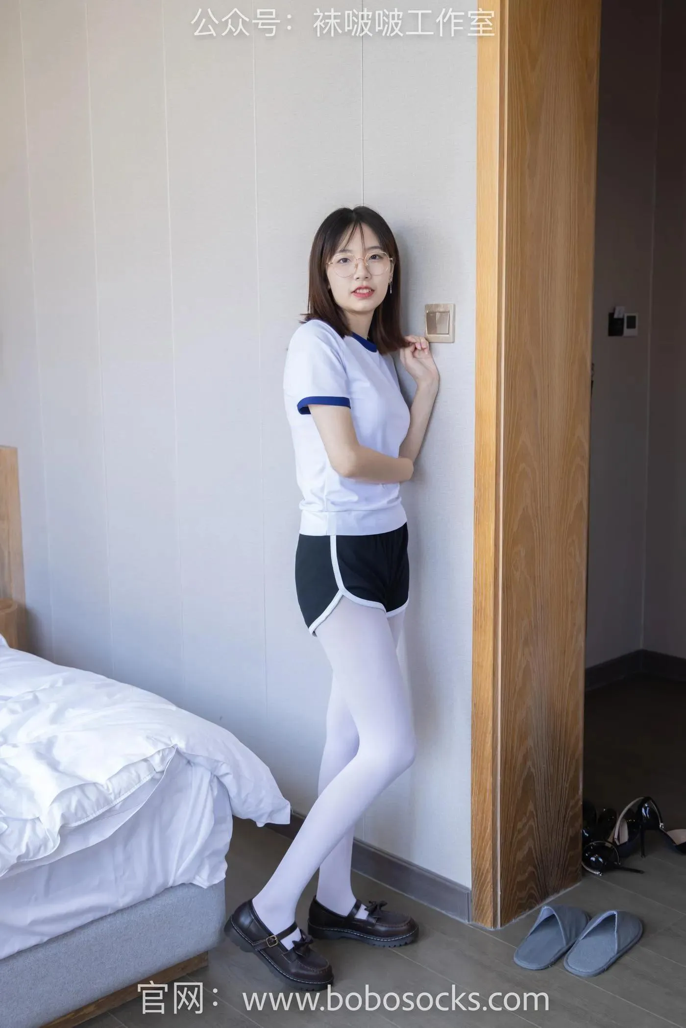 [BoBoSocks袜啵啵]NO.108 小甜豆-皮鞋、厚白丝、踩奶油蛋糕剧情 [137P]插图9